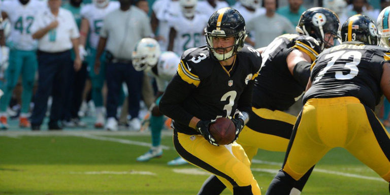 Steelers backup QB Landry Jones warms up against Patriots