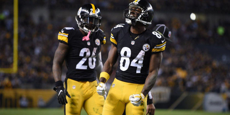 Pittsburgh Steelers WR Antonio Brown before an NFL game