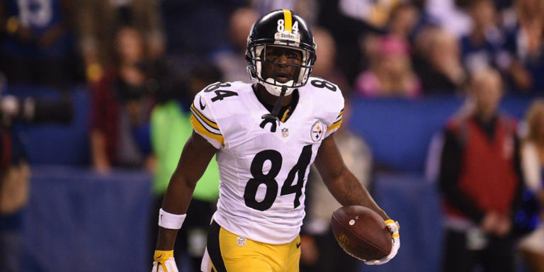 Pittsburgh Steelers WR Antonio Brown before an NFL game