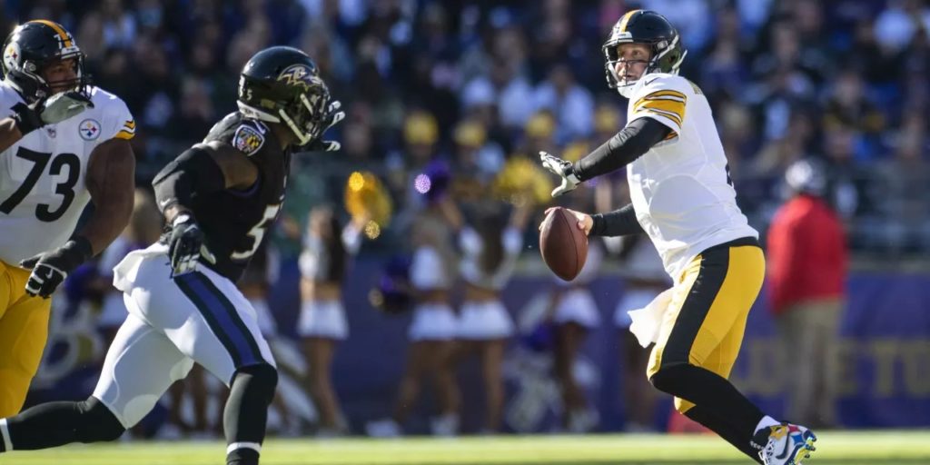 Pittsburgh Steelers quarterback Ben Roethlisberger throws a pass against the Baltimore Ravens in Week 9 of the 2018 NFL regular season