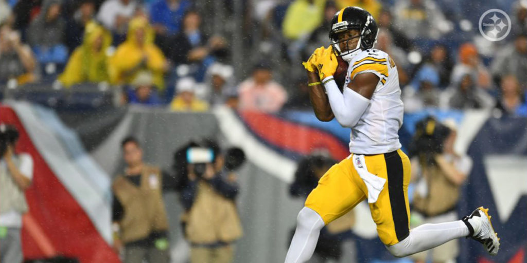 Steelers receiver JuJu Smith-Schuster makes an open-field catch during the 2019 NFL season