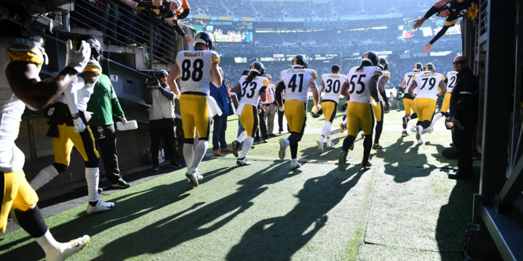 The Pittsburgh Steelers are introduced ahead of their Week 16 meeting with the New York Jets during the 2019 NFL regular season