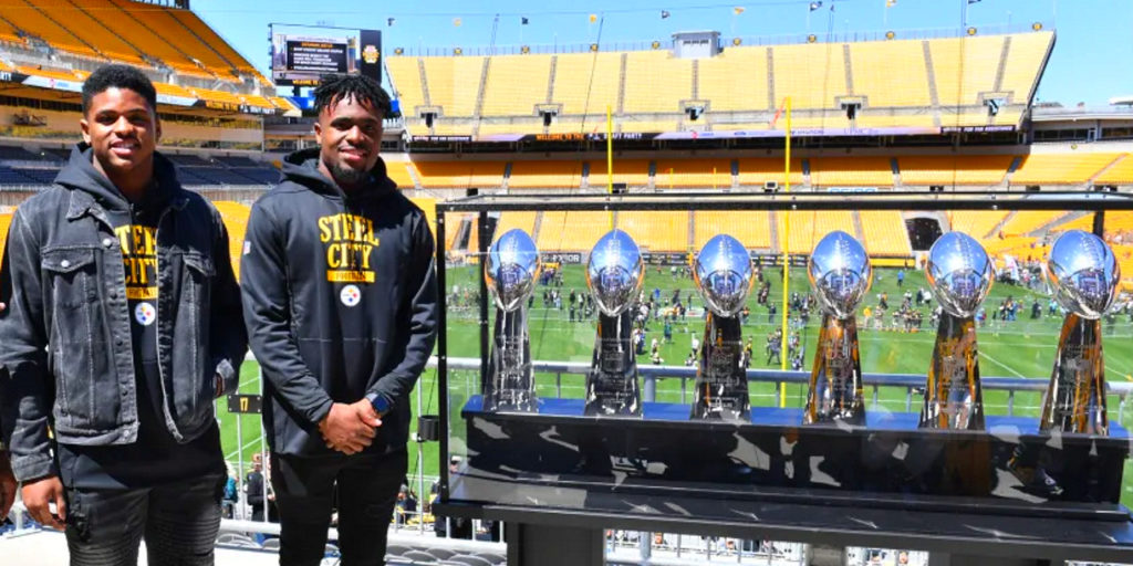 Devin Bush and Diontae Johnson visit Heinz Field after being selected in the 2019 NFL Draft by the Pittsburgh Steelers (photo: steelers.com)