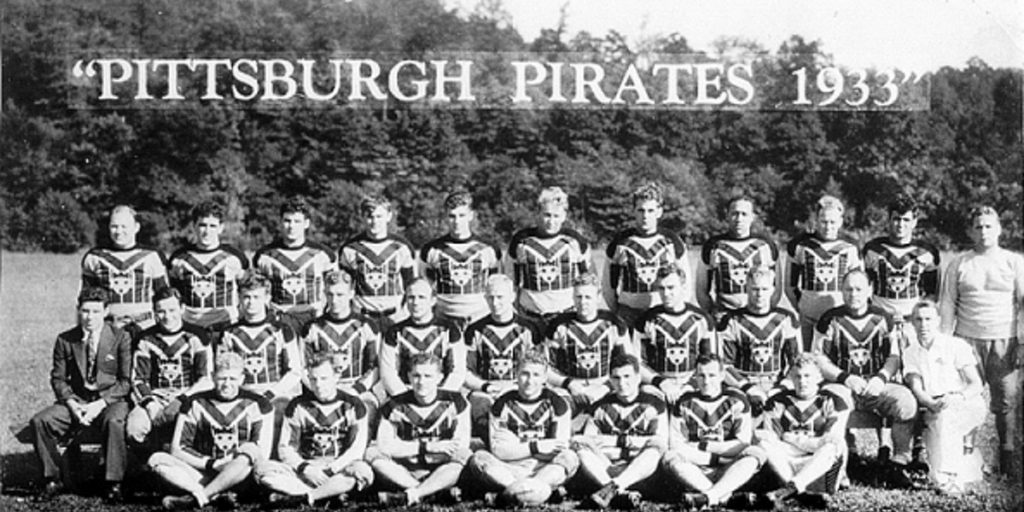 The inaugural Pittsburgh Pirates football team that later became the Pittsburgh Steelers under Art Rooney (photo: Steelers archives)