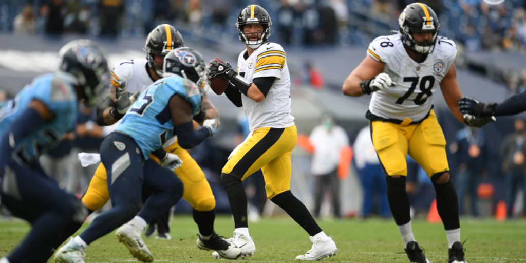 Pittsburgh Steelers QB Ben Roethlisberger and OT Alejandro Villanueva