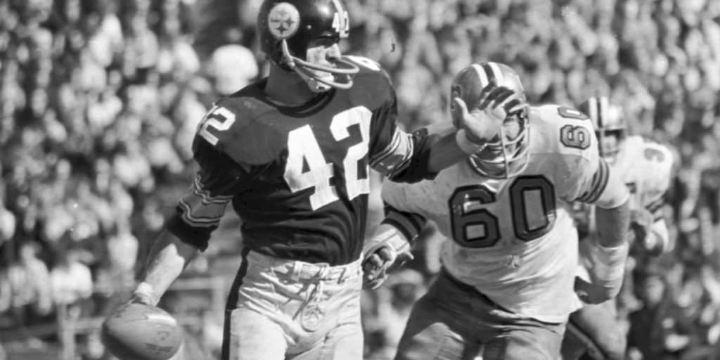 Dick Hoak of the Pittsburgh Steelers