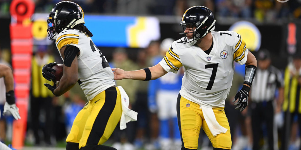 Najee Harris and Ben Roethlisberger of the Pittsburgh Steelers