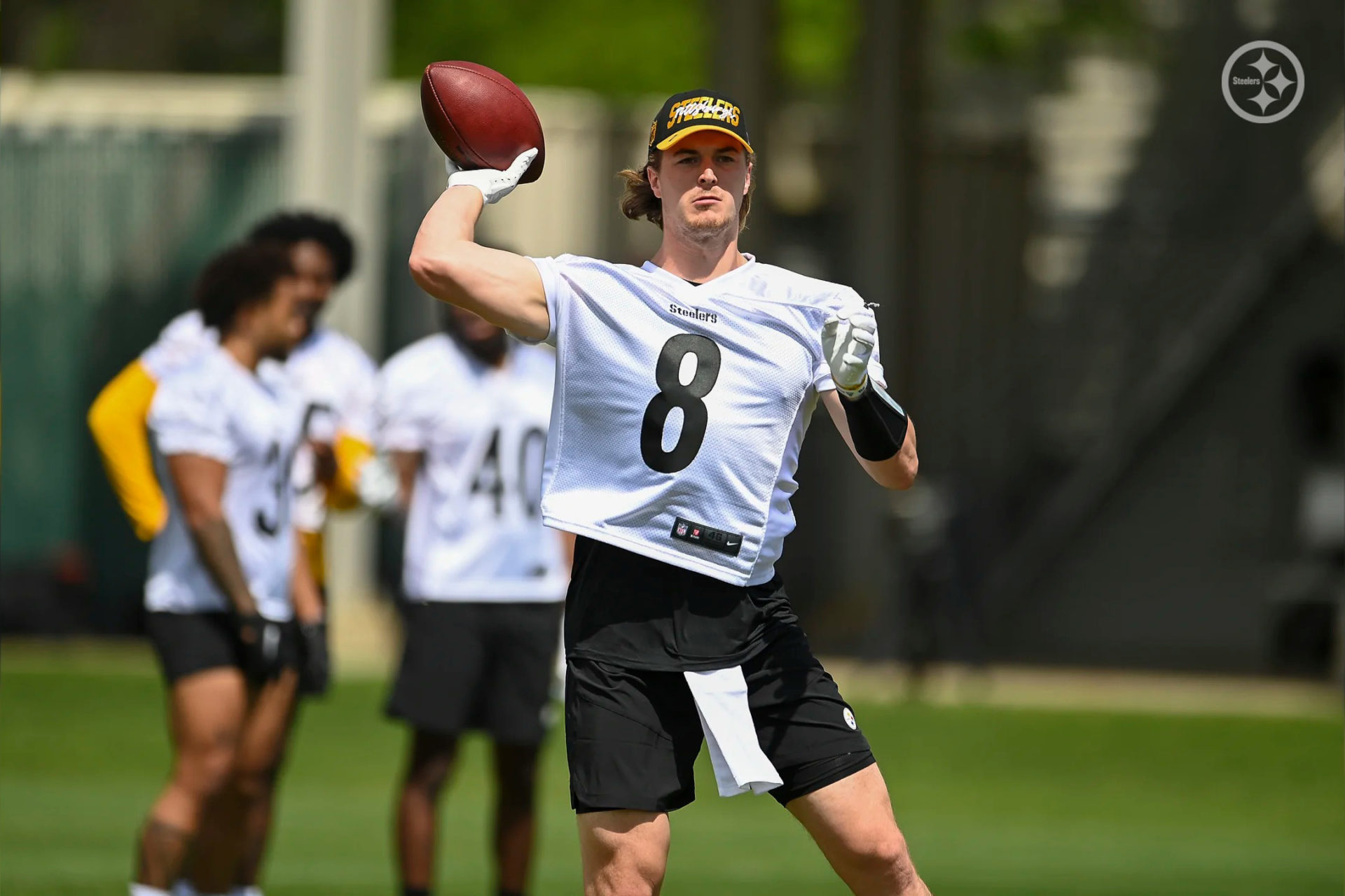 Steelers' Handling Of 2022 Rookie QB Chris Oladokun Should Receive