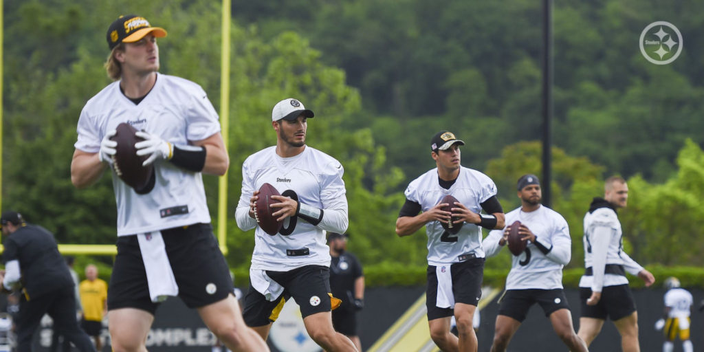 Pittsburgh Steelers quarterbacks at OTAs