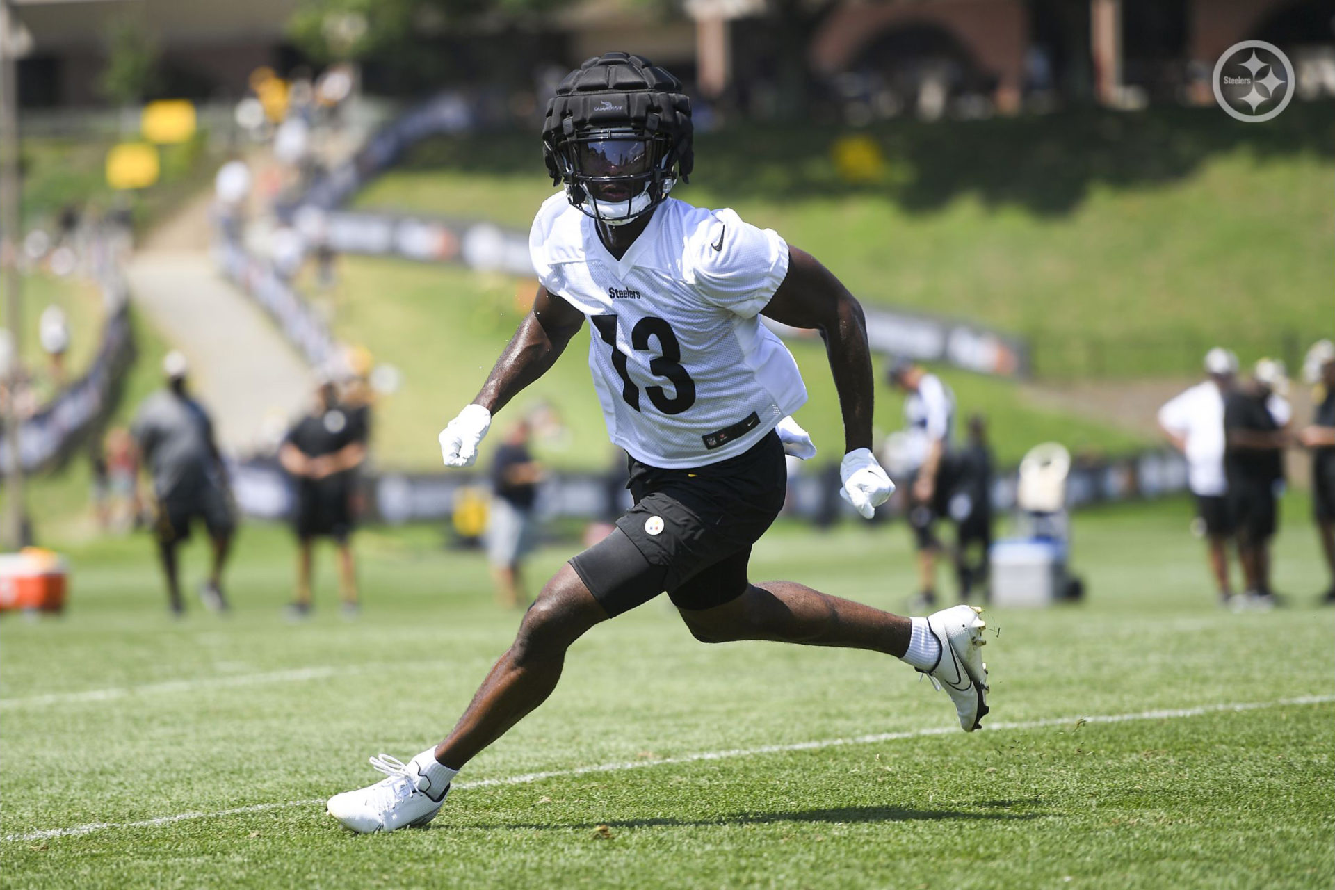 Steelers officially release WR Anthony Miller