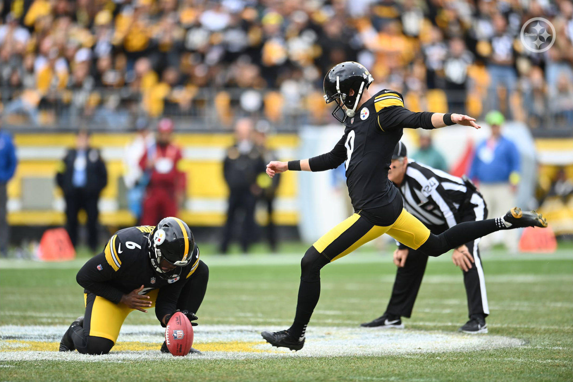 Las Vegas Raiders 10-13 Pittsburgh Steelers: Kenny Pickett throws