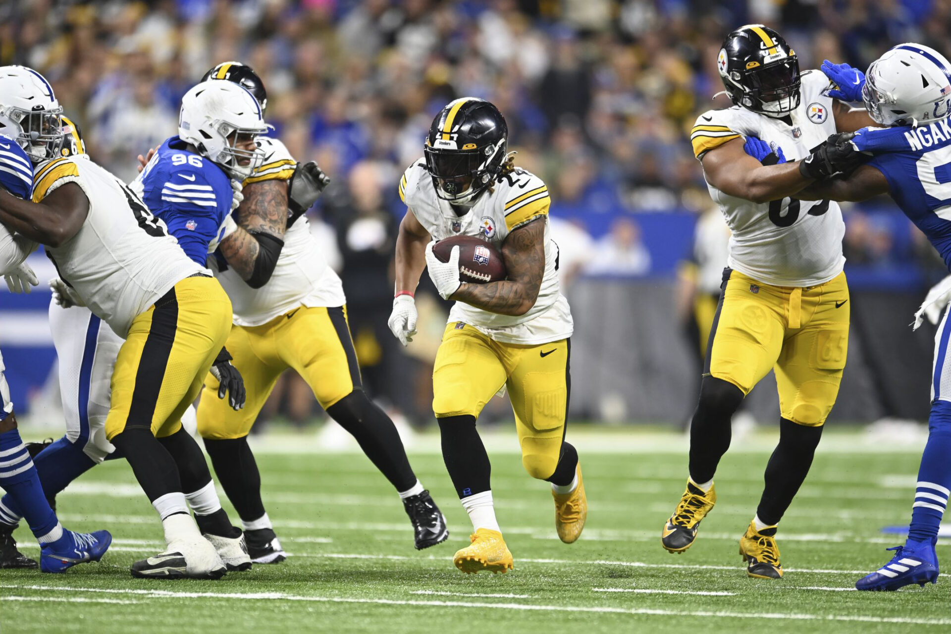 Steelers Hold Off Colts In Final Seconds, 24-17