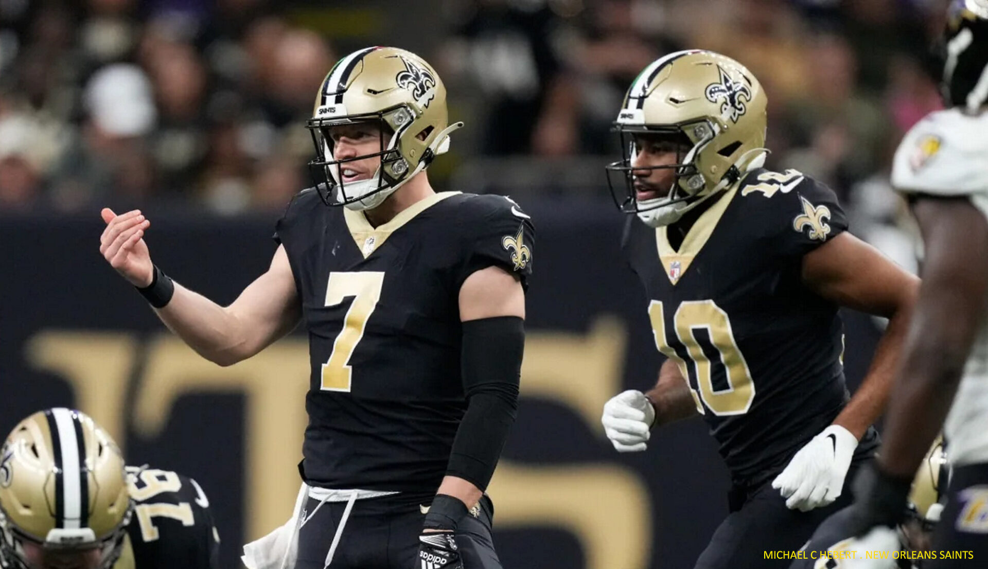 Saints QB Taysom Hill Carted Off After Hit To Head During Game Against WFT