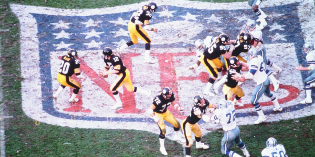 Terry Bradshaw (12) of the Pittsburgh Steelers in Super Bowl XIII