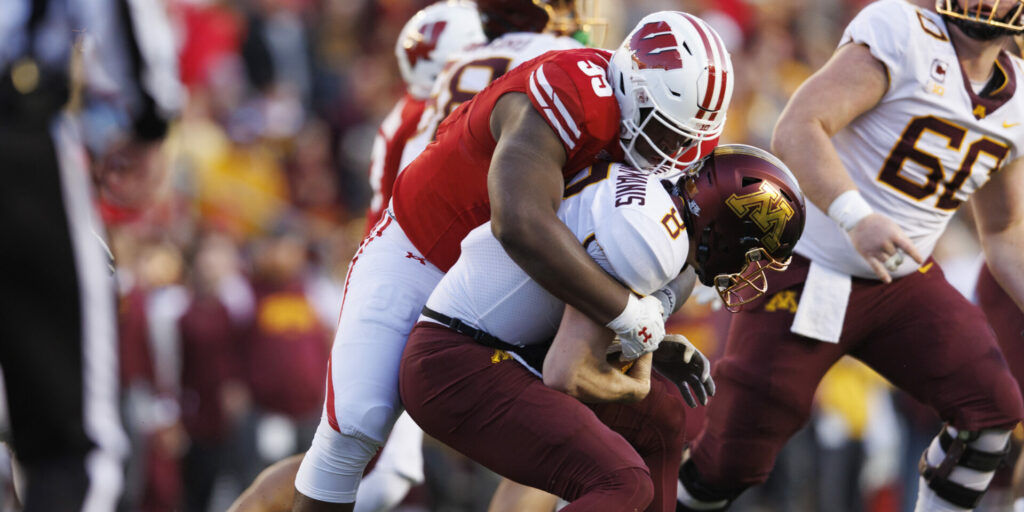 Wisconsin Badgers nose tackle Keeanu Benton