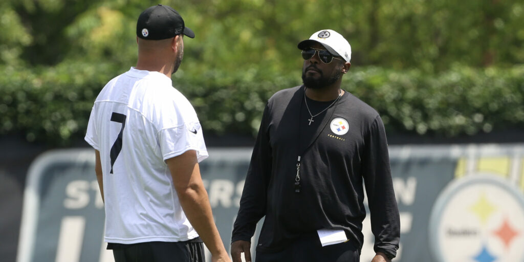 Quarterback Ben Roethlisberger with head coach Mike Tomlin of the Pittsburgh Steelers