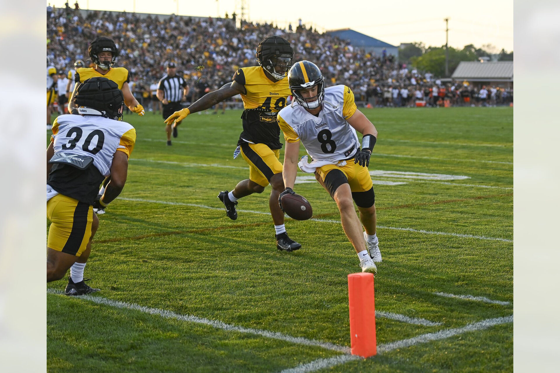 Rubber turf pellets take over field at Steelers-Bills game