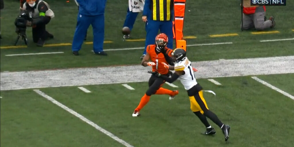 Watch: Steelers' Thompson snatches career-first INT