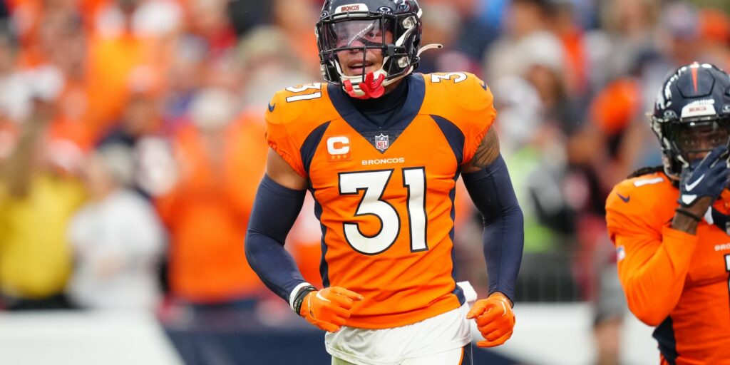 Broncos Safety Justin Simmons