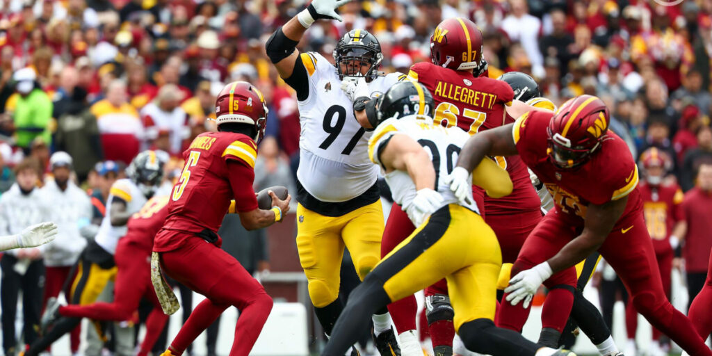 Cameron Heyward (97) of the Pittsburgh Steelers